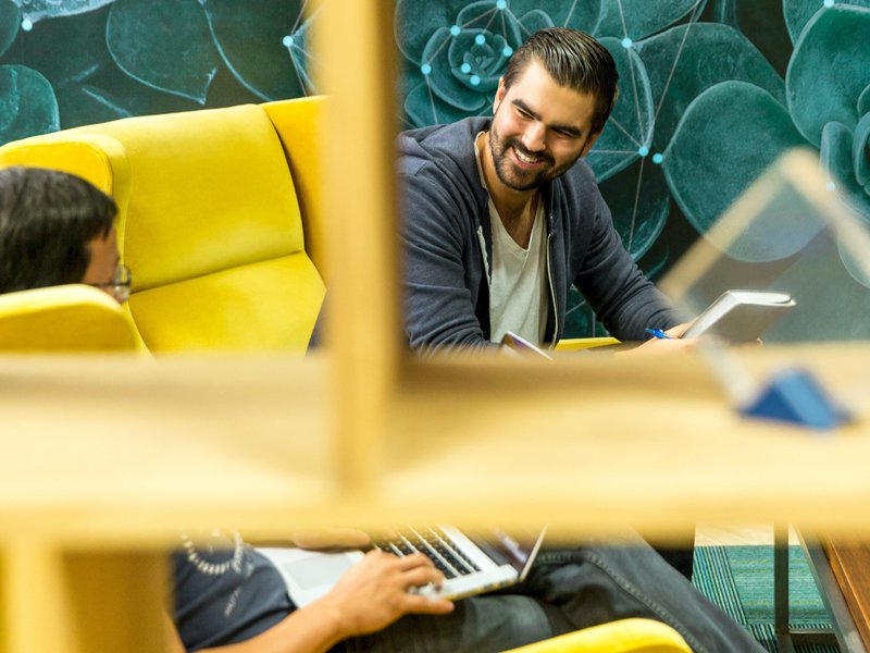 Effective Strategies for Scaling Product UX Design Team 1 Scaling a Product and UX Design Team