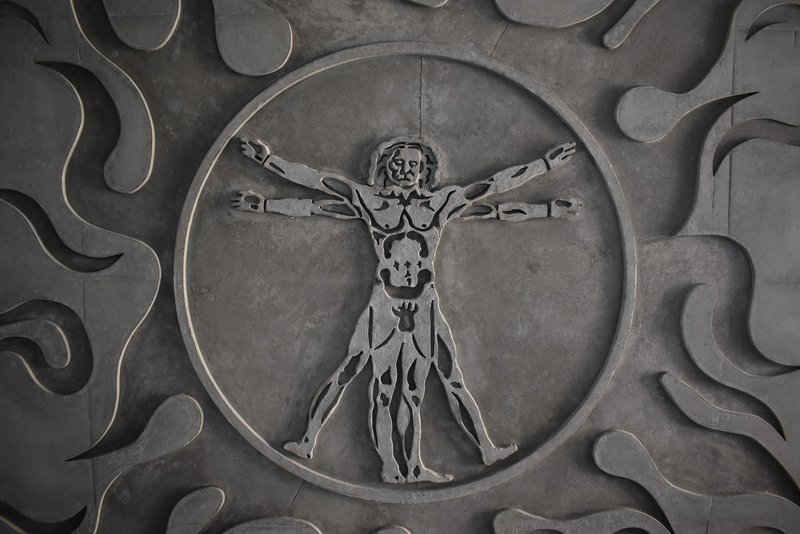 Famous Inventors & Discoverers - Biographies, Timelines, Trivia & Life History - 2022 Update 4 famous inventor da vinci's vitruvian man