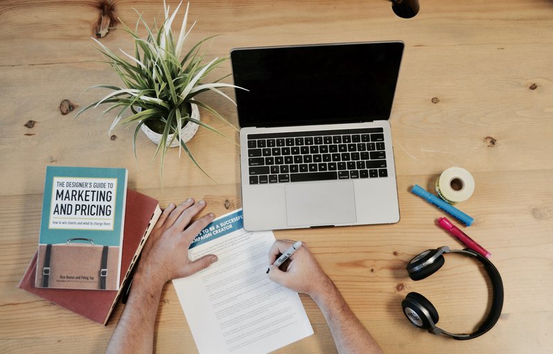 Uncovering the Product Designers Salary and What Factors Influence Their Pay 5 product designers salary product marketing manager