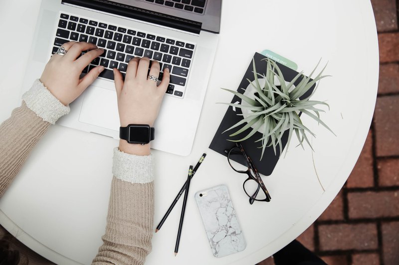 8 Cheapest Website Builders For Any Website (2022) 3 unsplash image e010826f6d8b65c1d6c6f3ad196b23d2 800
