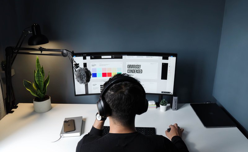 Hiring a Product Designer: The Interview Process from the Perspective of a Startup Founder 1 A product designer at work.