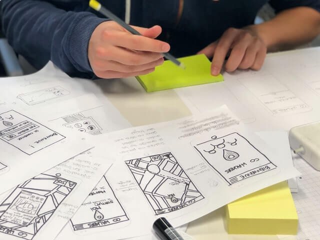 UX and UI Design: What's the Difference? 2 UX and UI design differs in practice but both are crucial for the success of your product.