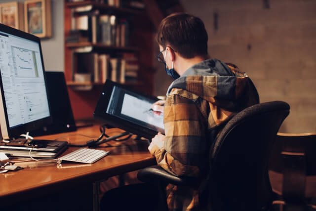 UX and UI Design: What's the Difference? 6 UX and UI design 6 e1edfe36d4407d356b8e9c8847af69e0 800